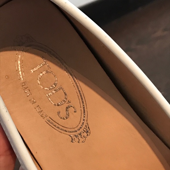Tod’s Studded Italian White Leather Mocassins - Picture 5 of 8